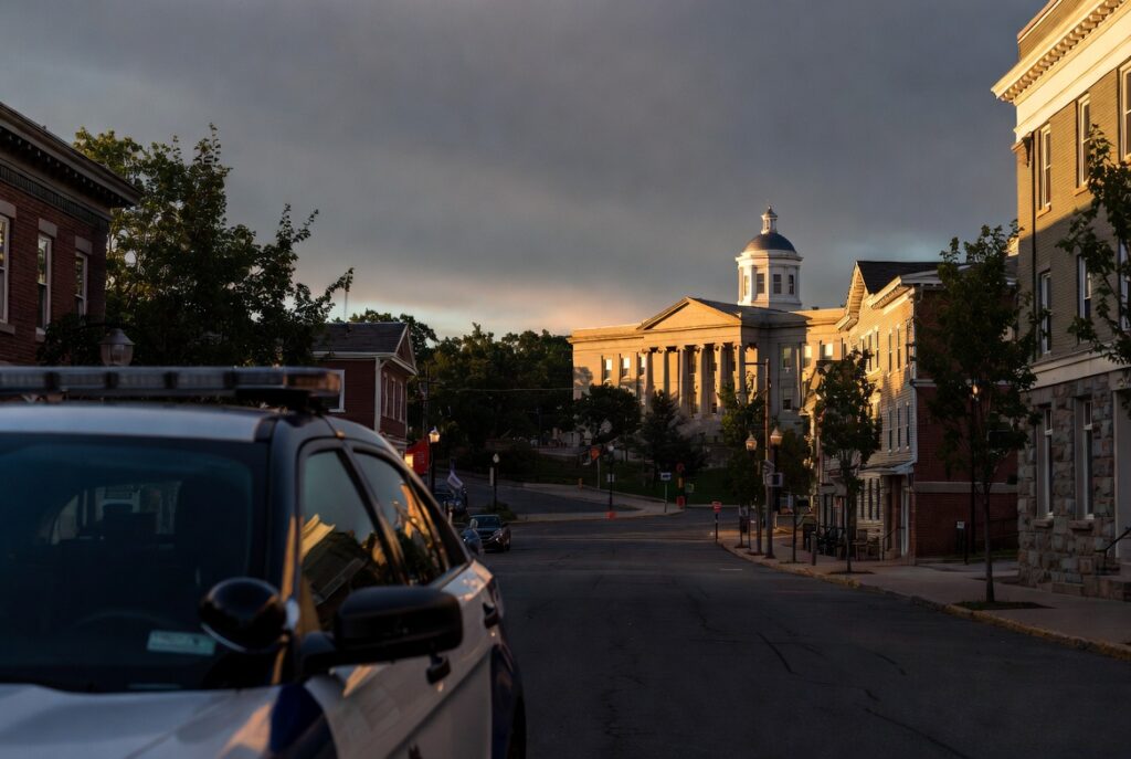 maine police officer arrested by ice