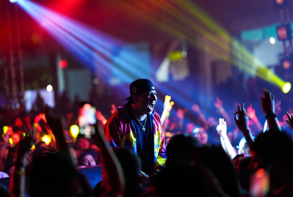 how old is kevin amf