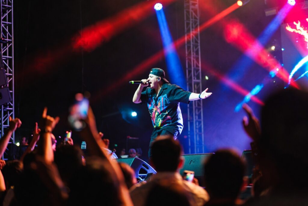 how old is kevin amf