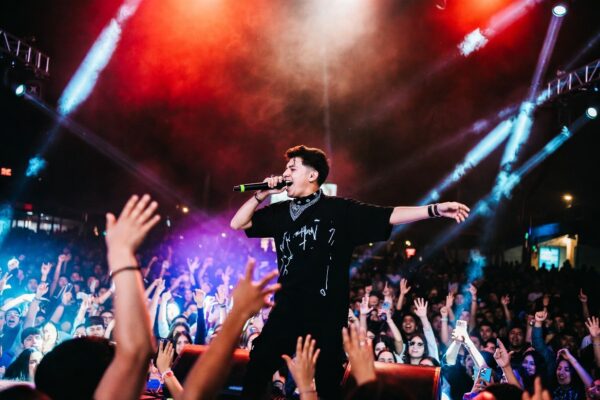 how old is kevin amf